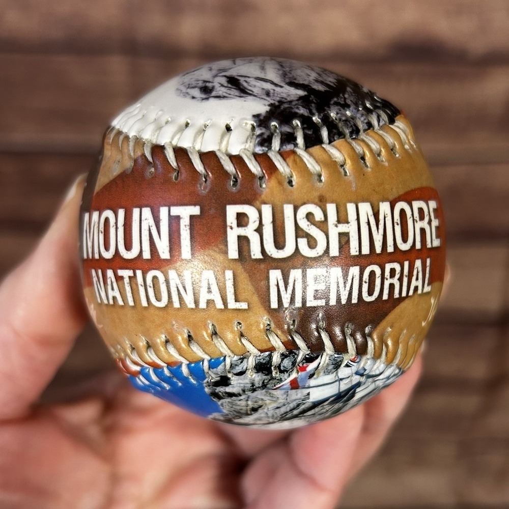 Mount‎ Rushmore National Memorial Souvenir Collectible Promotional Baseball Ball